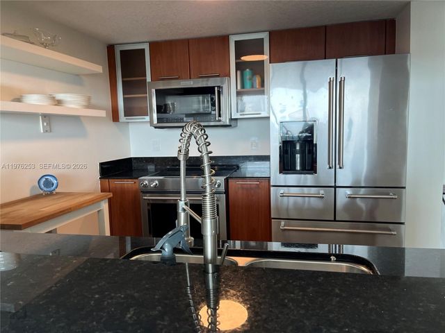 1800 N Bayshore Dr 3810, Miami, FL 33132