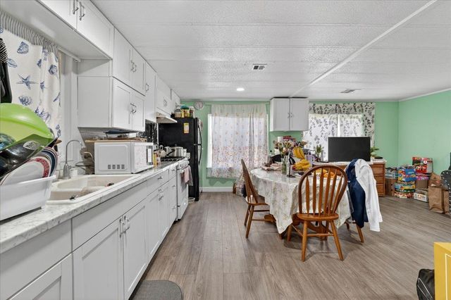 255 E Bolivar 39, Salinas, CA 93906