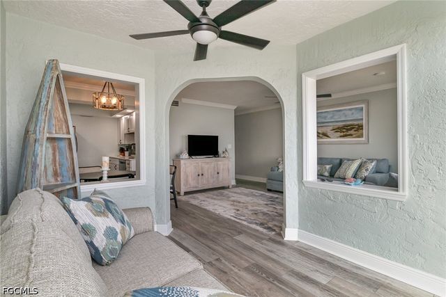 898 Buttonwood DR 105, Fort Myers Beach, FL 33931