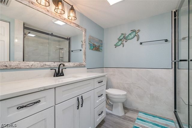 898 Buttonwood DR 105, Fort Myers Beach, FL 33931