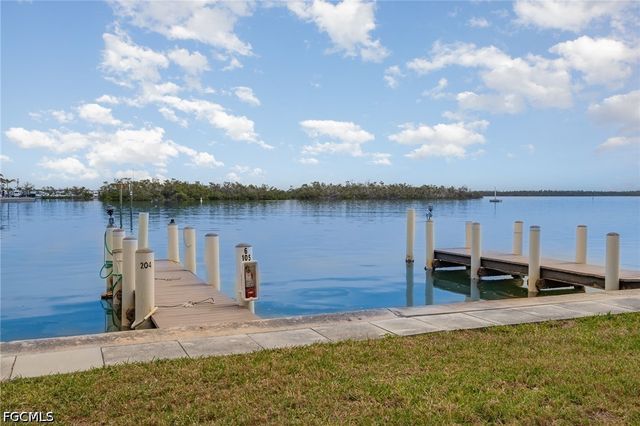 898 Buttonwood DR 105, Fort Myers Beach, FL 33931