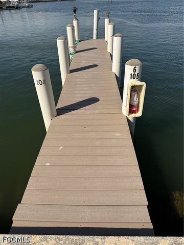 898 Buttonwood DR 105, Fort Myers Beach, FL 33931