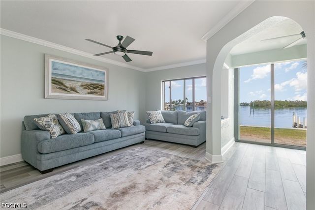 898 Buttonwood DR 105, Fort Myers Beach, FL 33931