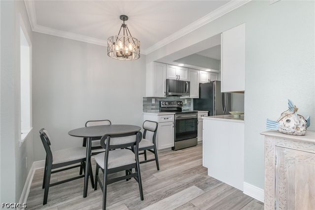 898 Buttonwood DR 105, Fort Myers Beach, FL 33931