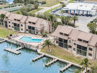 898 Buttonwood DR 105, Fort Myers Beach, FL 33931