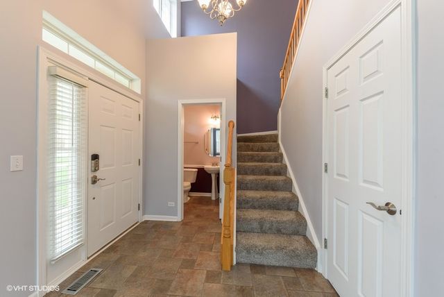 2716 N GREENWOOD Avenue, Arlington Heights, IL 60004