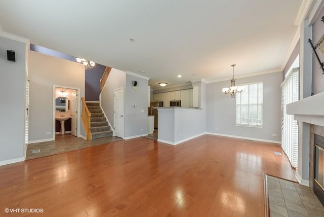 2716 N GREENWOOD Avenue, Arlington Heights, IL 60004