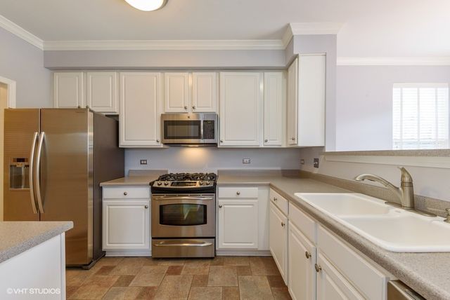 2716 N GREENWOOD Avenue, Arlington Heights, IL 60004