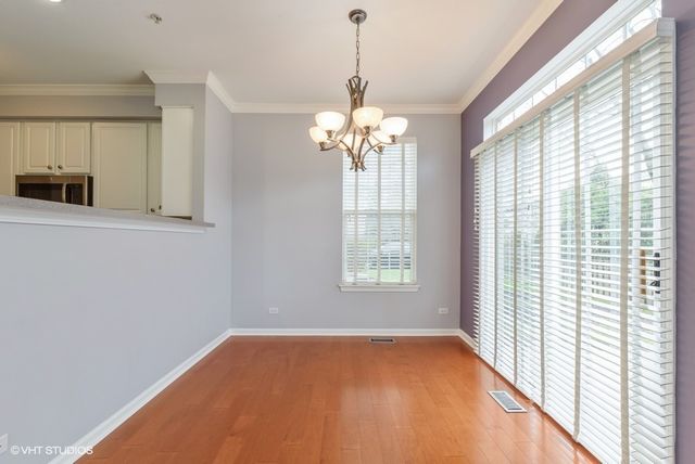 2716 N GREENWOOD Avenue, Arlington Heights, IL 60004