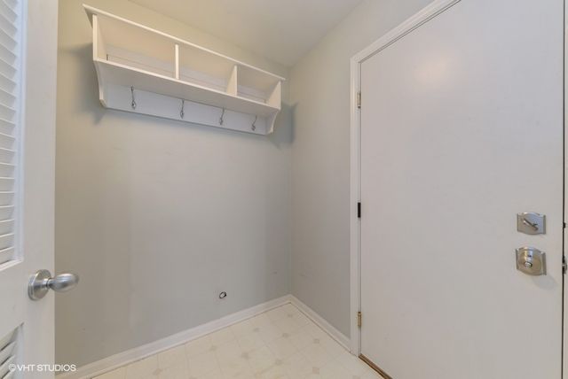 2716 N GREENWOOD Avenue, Arlington Heights, IL 60004