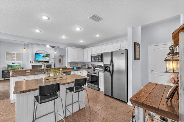 4516 HAWKINS ROAD, Plant City, FL 33567