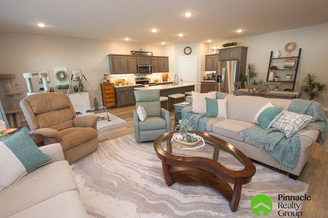 507 D Street, Central City, NE 68826