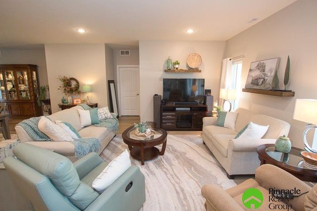 507 D Street, Central City, NE 68826