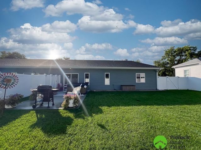 507 D Street, Central City, NE 68826