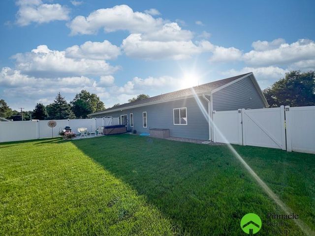 507 D Street, Central City, NE 68826