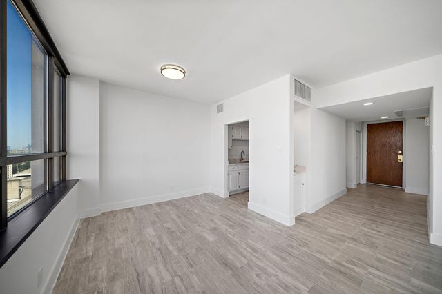 5150 Hidalgo Street 1604, Houston, TX 77056
