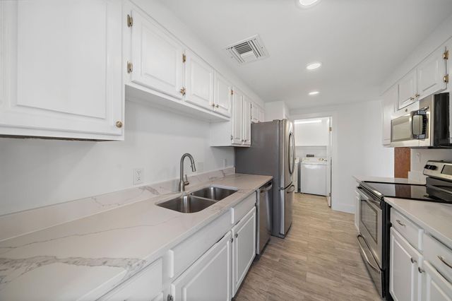 5150 Hidalgo Street 1604, Houston, TX 77056