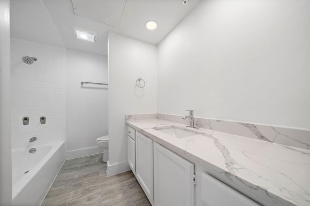 5150 Hidalgo Street 1604, Houston, TX 77056