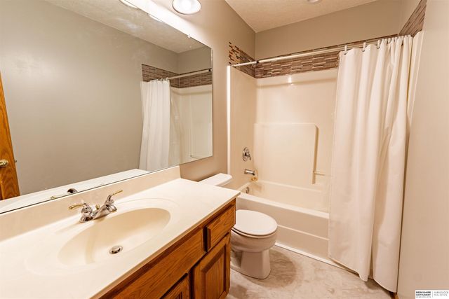 15210 Redwood Street, Omaha, NE 68138