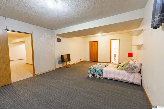 15210 Redwood Street, Omaha, NE 68138