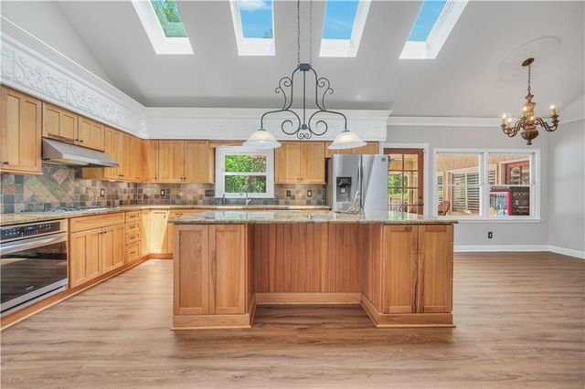 1010 Little River Way, Alpharetta, GA 30004