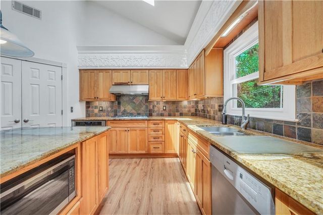 1010 Little River Way, Alpharetta, GA 30004