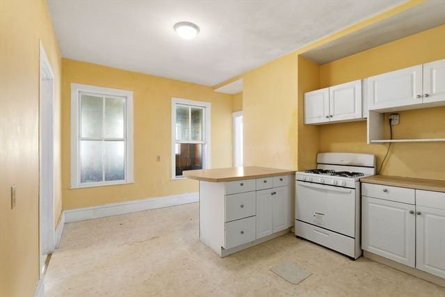 65 Derby St, Somerville, MA 02145