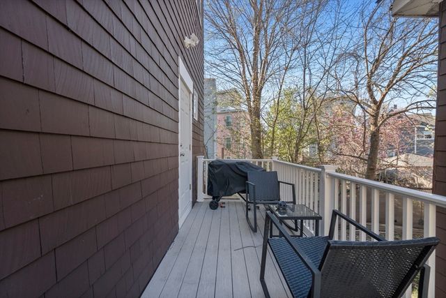 65 Derby St, Somerville, MA 02145