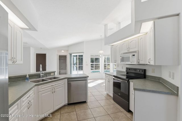 4930 W West Pinto Loop, Beverly Hills, FL 34465