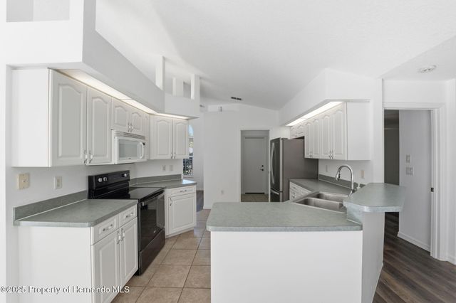 4930 W West Pinto Loop, Beverly Hills, FL 34465