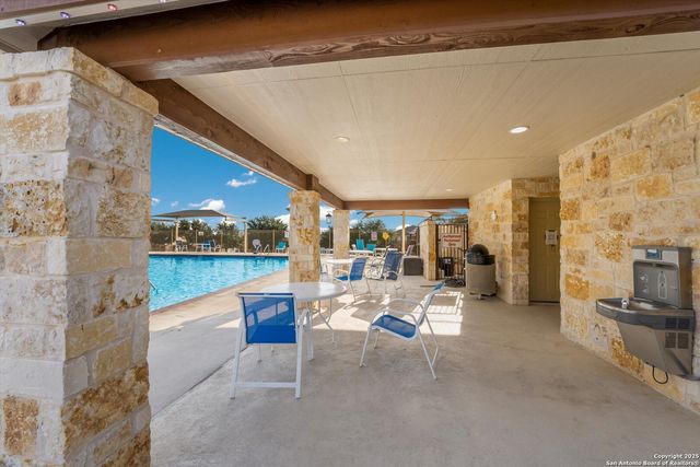 5248 Columbia Dr, Cibolo, TX 78108