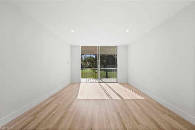 200 Turtle Lake CT 205, Naples, FL 34105