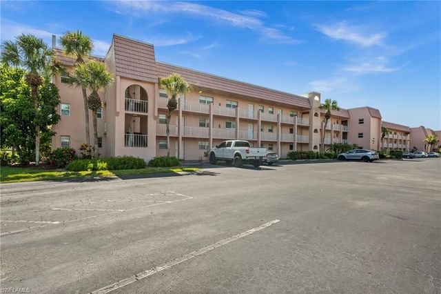 200 Turtle Lake CT 205, Naples, FL 34105
