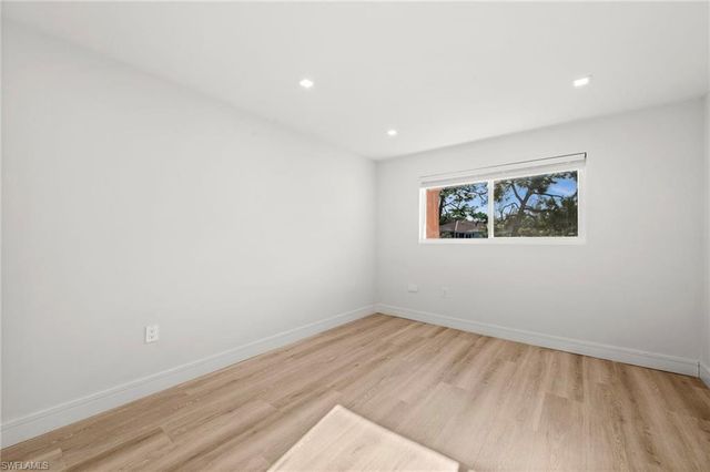 200 Turtle Lake CT 205, Naples, FL 34105