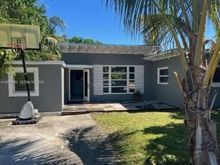 10835 NW 2nd Ct A, Miami, FL 33168