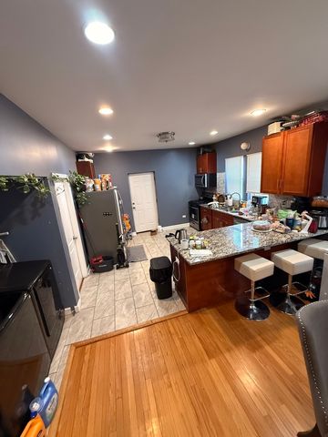 8134 S Vernon Avenue, Chicago, IL 60619