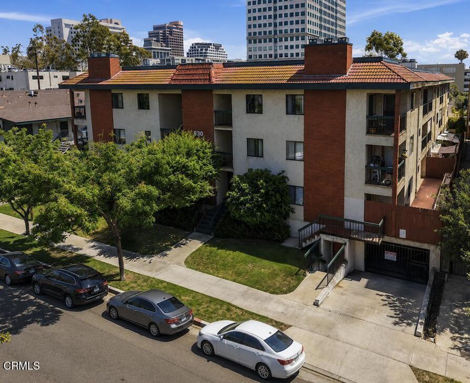 Image 1 of property listing at 330 Burchett Street 206, Glendale, CA 91203