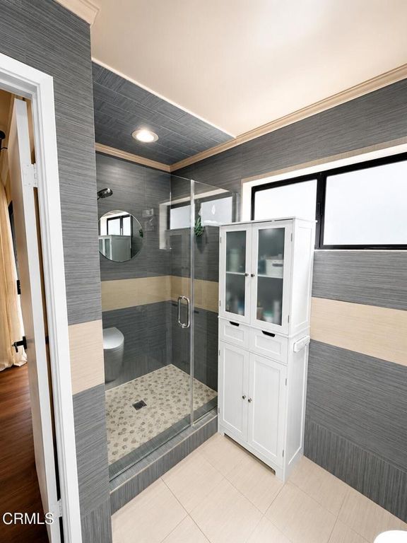 Image 14 of property listing at 330 Burchett Street 206, Glendale, CA 91203