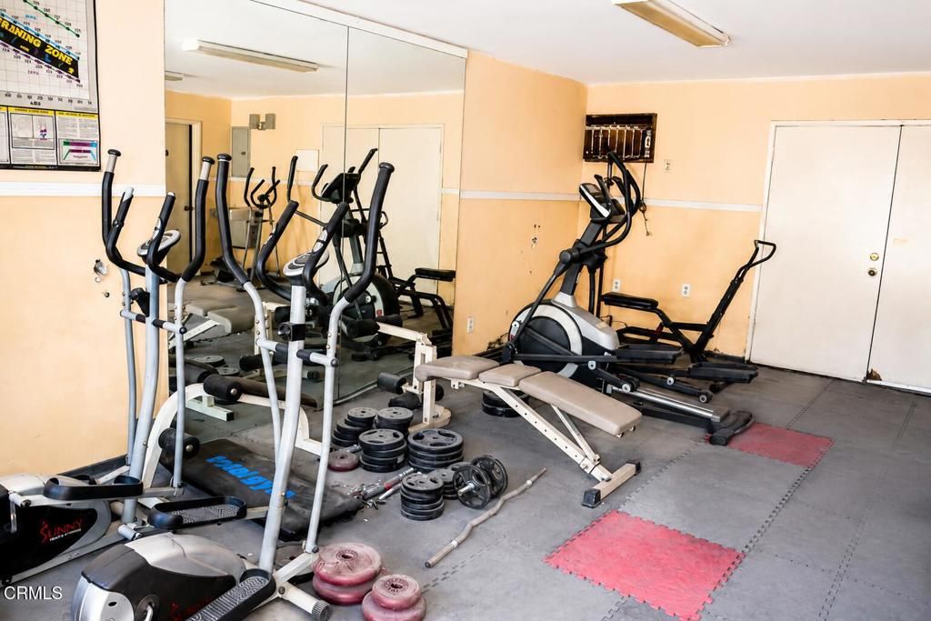 Image 23 of property listing at 330 Burchett Street 206, Glendale, CA 91203