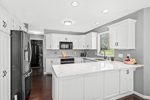 225 Ridge Line ROAD, Burlington, WI 53105