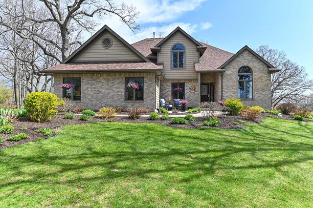 225 Ridge Line ROAD, Burlington, WI 53105