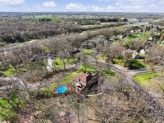 225 Ridge Line ROAD, Burlington, WI 53105