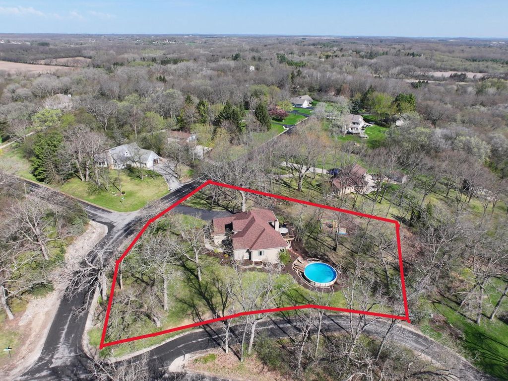 225 Ridge Line ROAD, Burlington, WI 53105