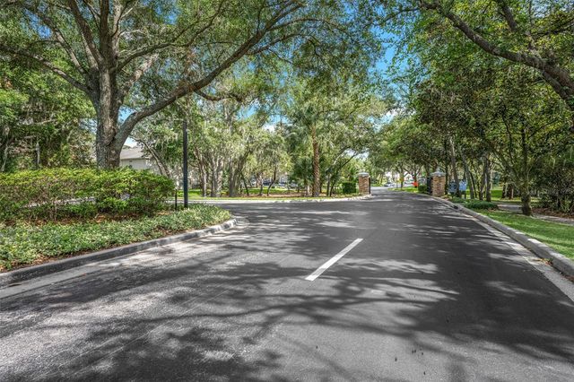 5842 FISHHAWK RIDGE DRIVE, Lithia, FL 33547