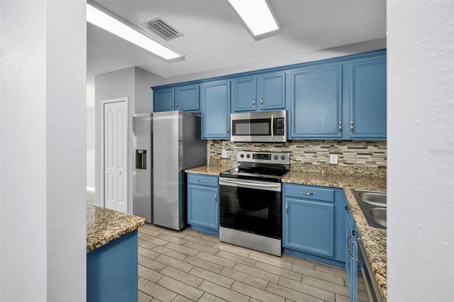 5842 FISHHAWK RIDGE DRIVE, Lithia, FL 33547