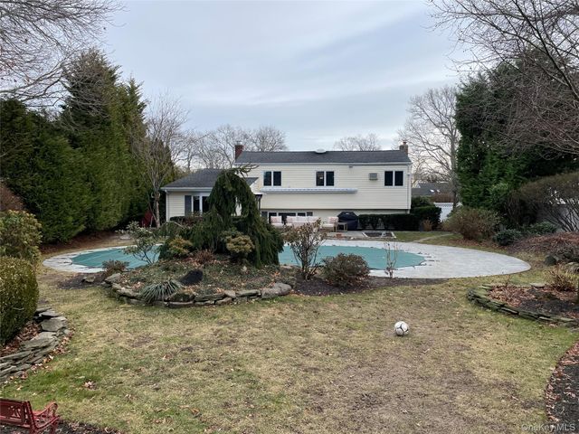 946 Manor Lane, Bay Shore, NY 11706