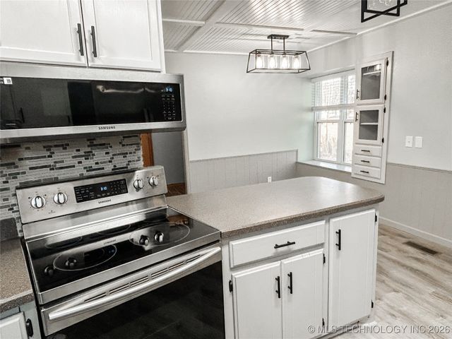 157 N Spinnaker Run, Stigler, OK 74462