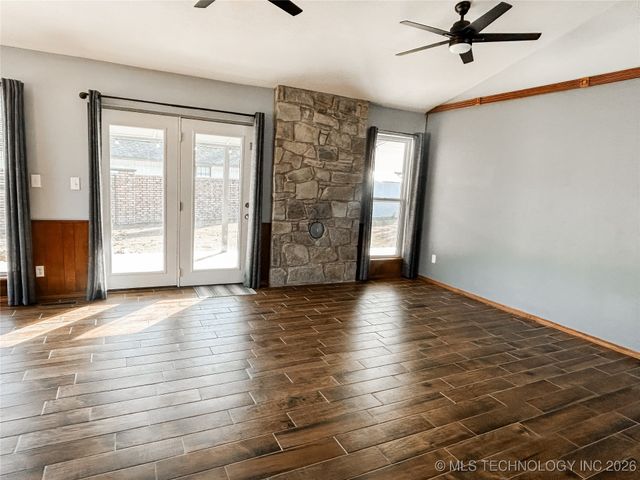 157 N Spinnaker Run, Stigler, OK 74462