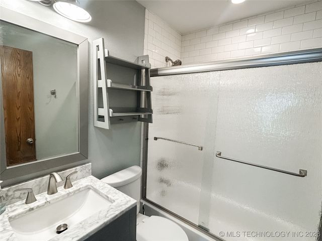 157 N Spinnaker Run, Stigler, OK 74462