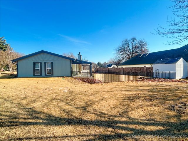 157 N Spinnaker Run, Stigler, OK 74462